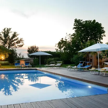 Rustica 8, Emma Villa