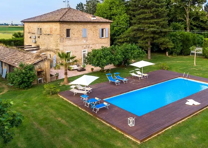 Rustica 8, Emma Villa