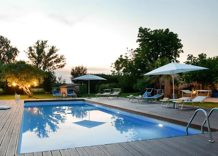 Rustica 8, Emma Villa